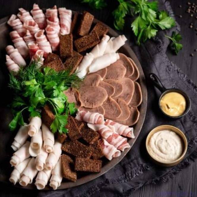 Фуршетный сет "Своя компания" на 21-25 персон 