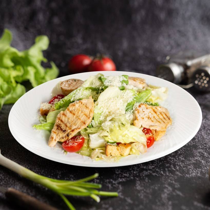Салат Цезарь с куриной грудкой 1000 г